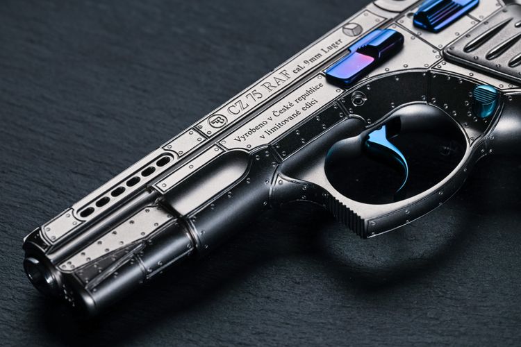 Join the auction of the unique limited edition CZ 75 RAF and bid until August 22